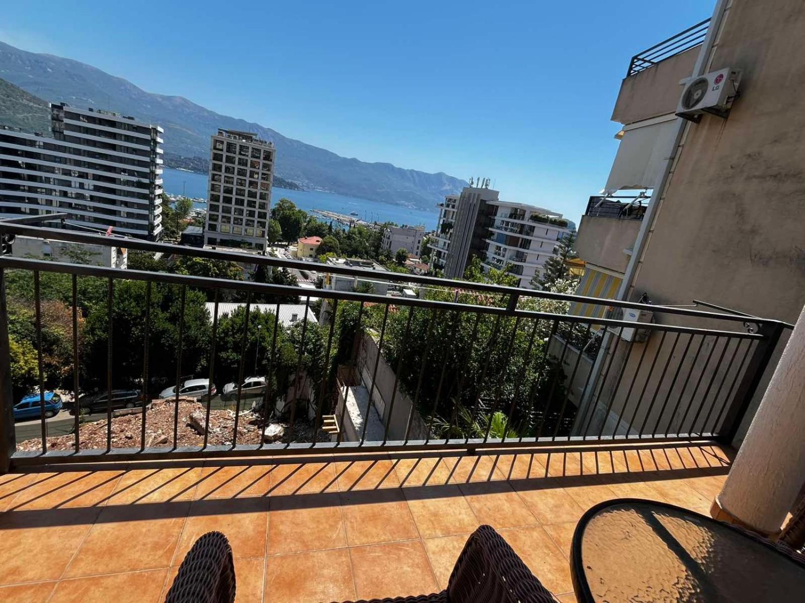 Apartment Krsto 1 *